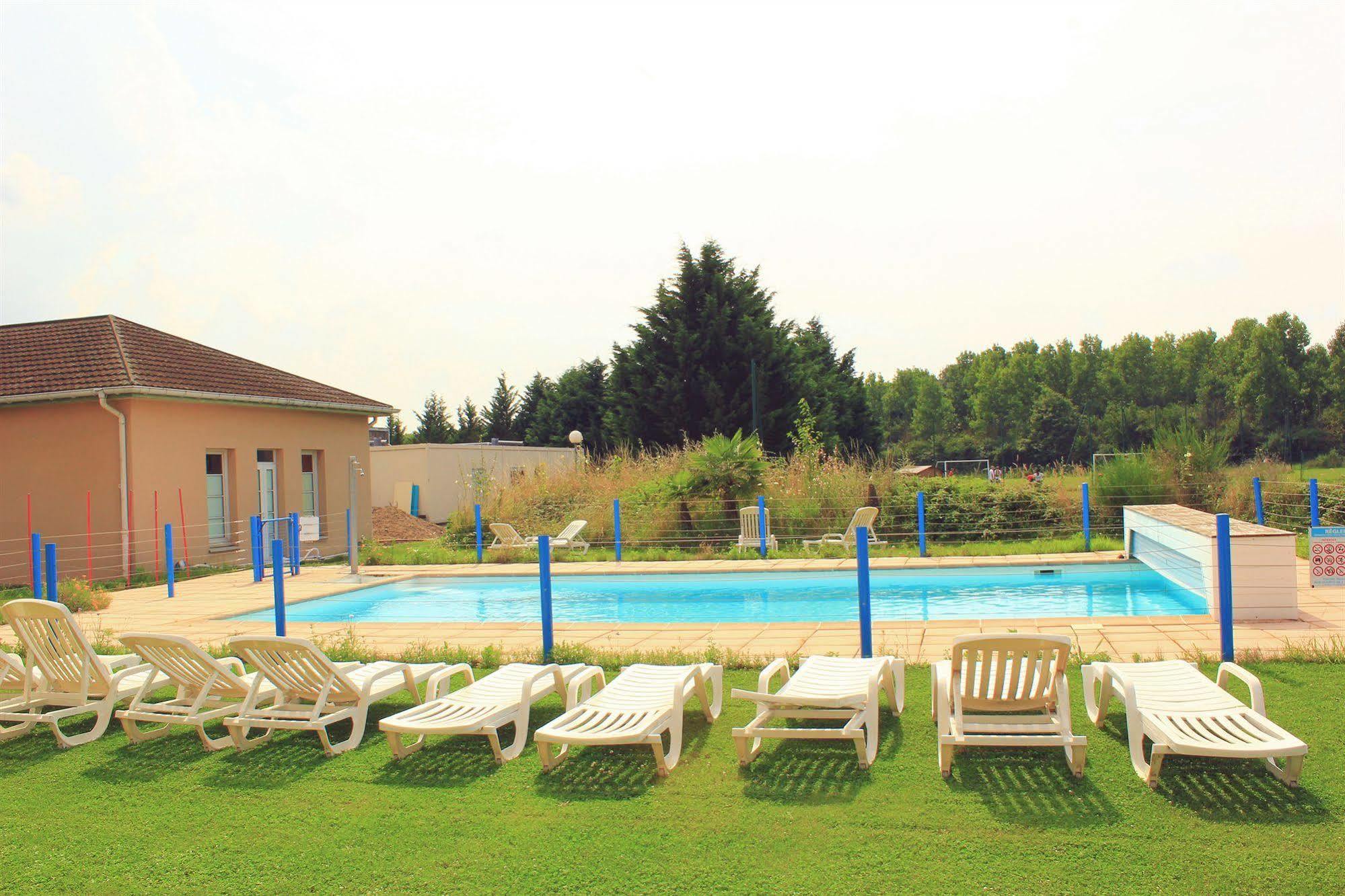 Espace Leonard De Vinci Lisses Exterior photo